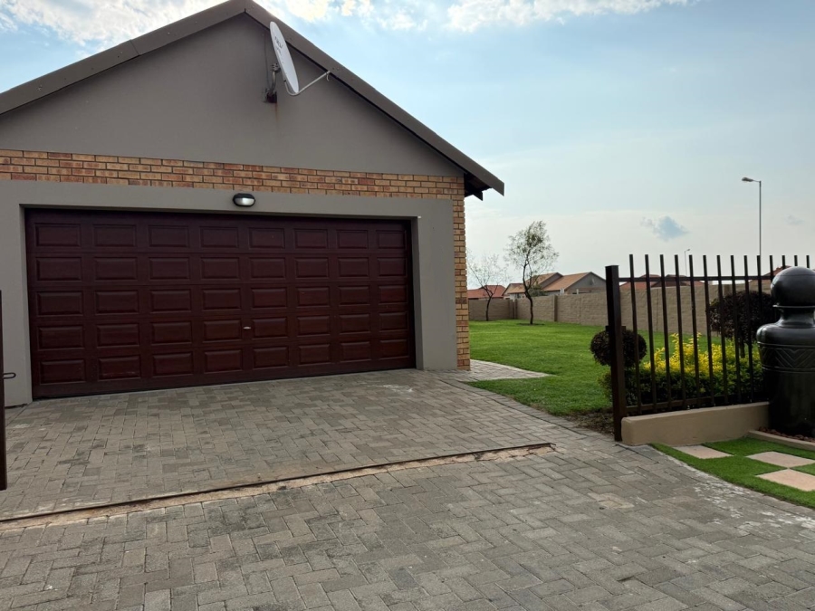 3 Bedroom Property for Sale in Waterkloof East North West